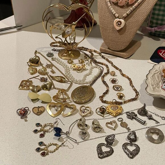 VTG 1950s-Y2K Hodge Podge Hearts & Love Valentine Jewelry Lot - Picture 14 of 16